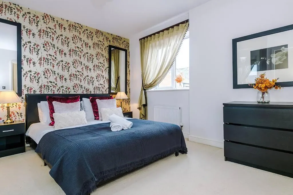 Holiday home Stylish Townhouse Chester City Centre With Parking