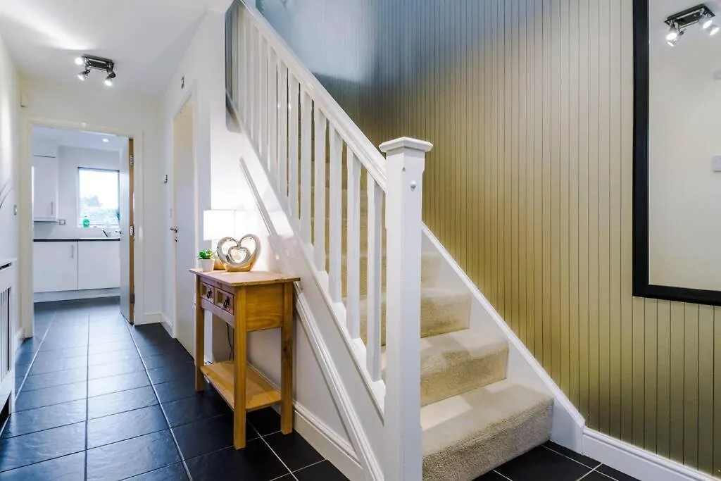 Stylish Townhouse Chester City Centre With Parking