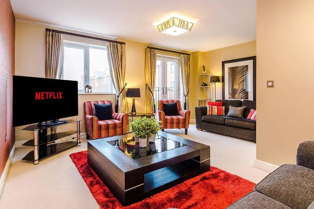Stylish Townhouse Chester City Centre With Parking
