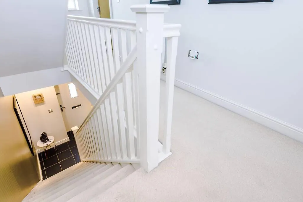 Stylish Townhouse Chester City Centre With Parking
