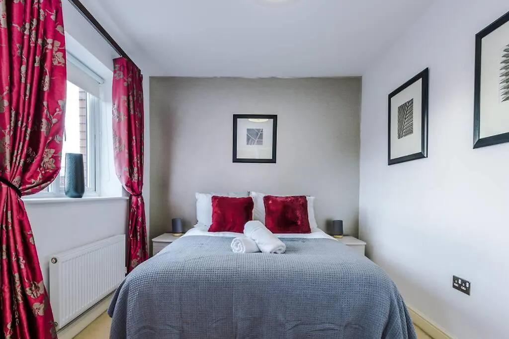 Stylish Townhouse Chester City Centre With Parking