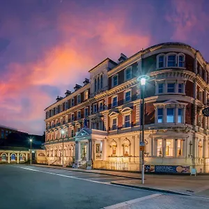 4* Hotel The Queen At Hotel, Bw Premier Collection